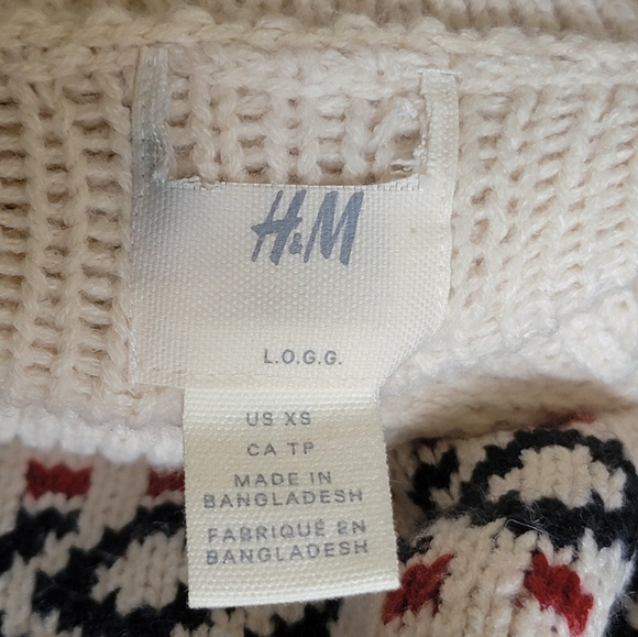 Men's H&M Cream Turtleneck Sweater with Reindeer Design, Thick And Warm - Picture 6 of 8